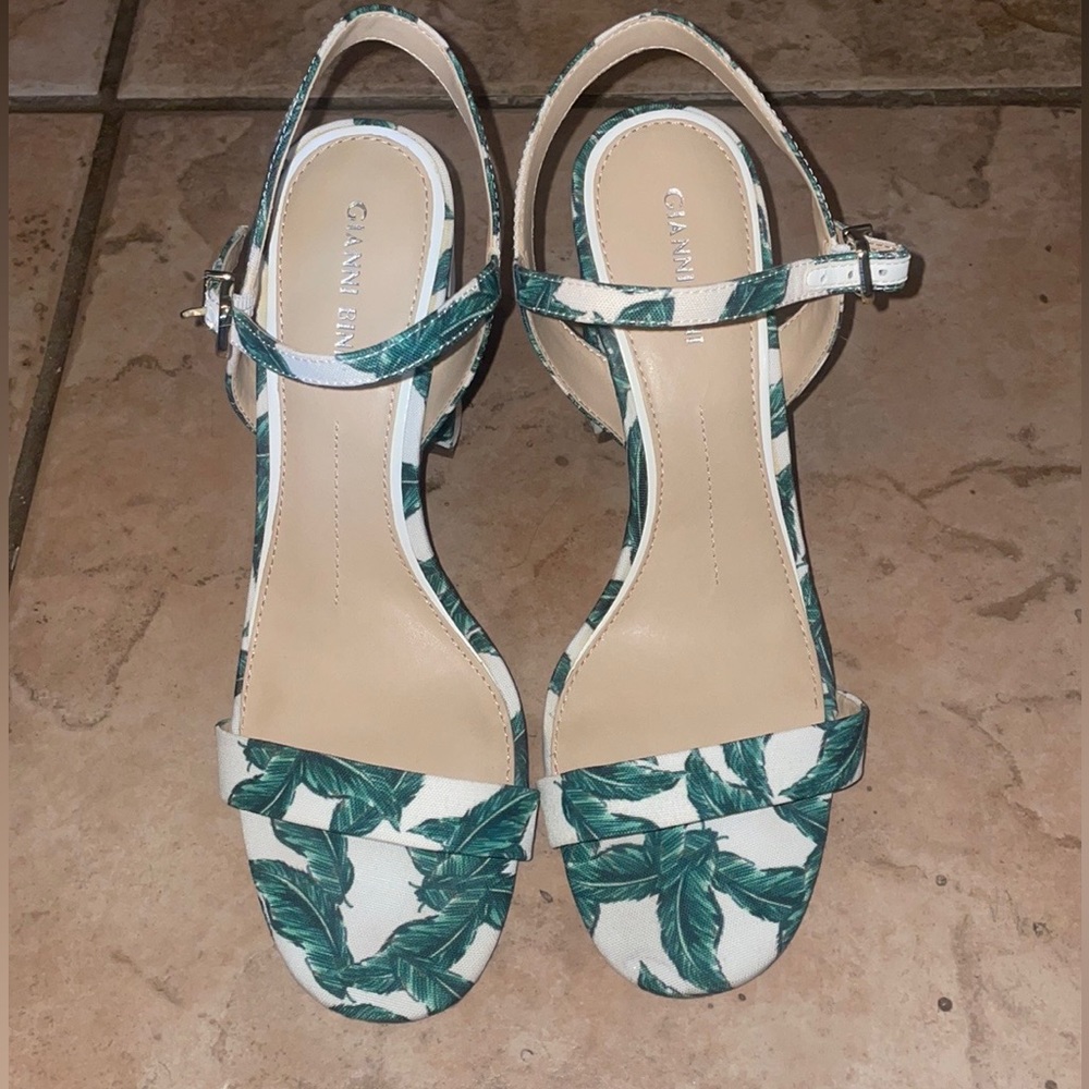 Gianni Binni palm leaf shoes, like new, worn once, no damages